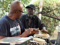 Burger Highlife Explosion: Die Musikstars Albert Jones und McGod (Ghana)