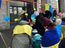 Große Herzen für die Vor-Valentinstagsdemonstration in Stuttgart (S. Desbard 2023)